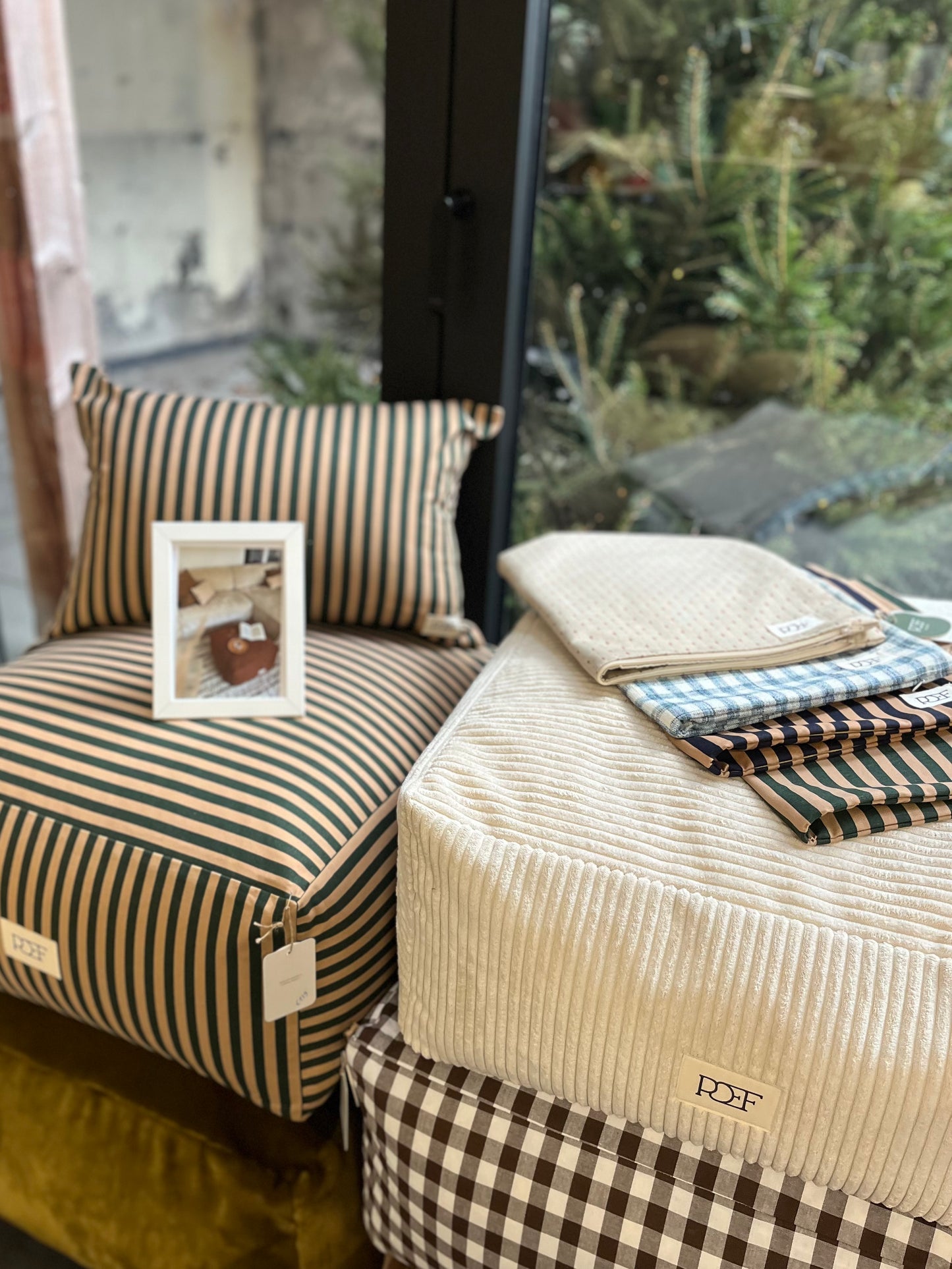 Beige striped pouf