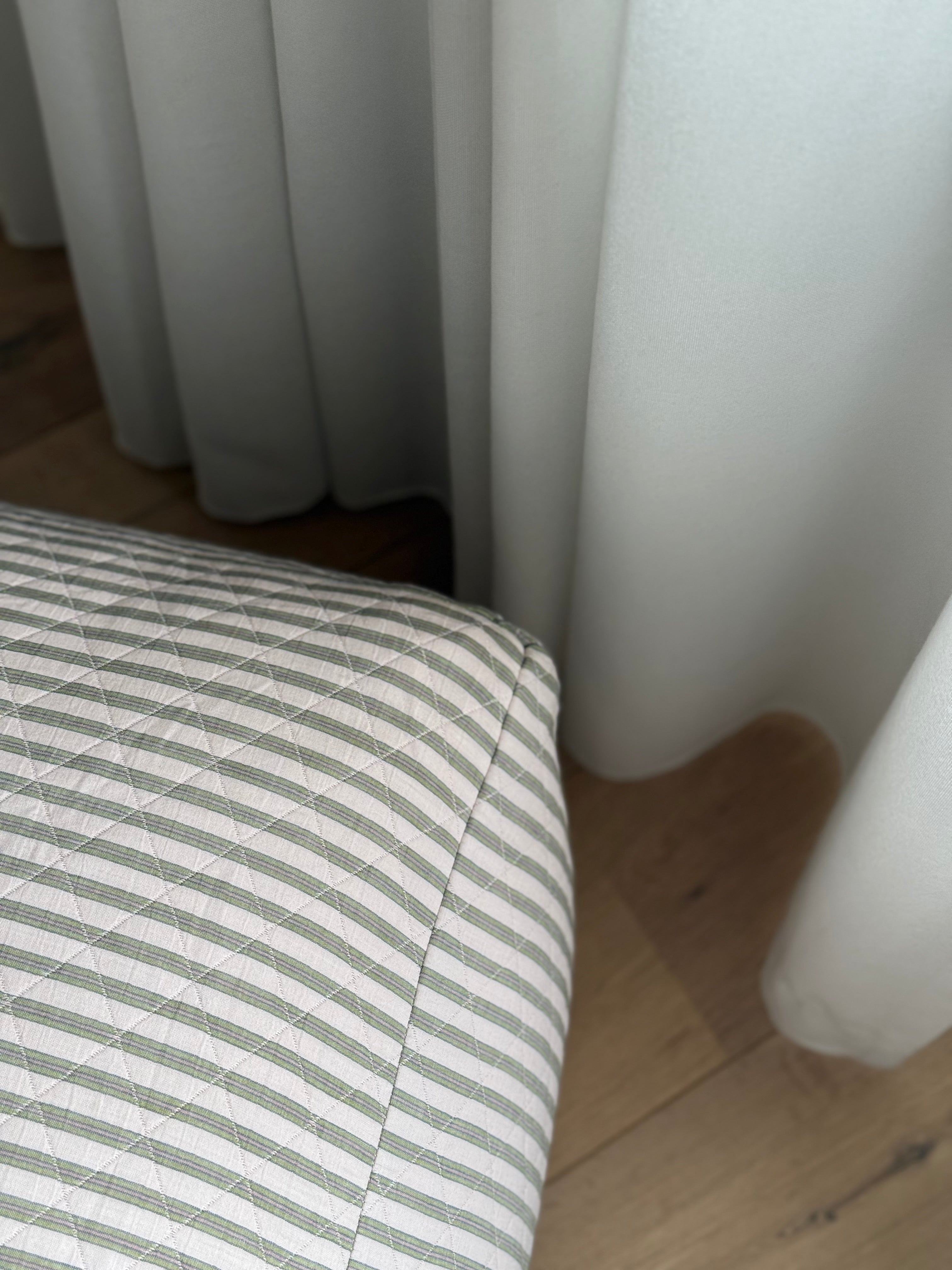 Quilted stripe poef