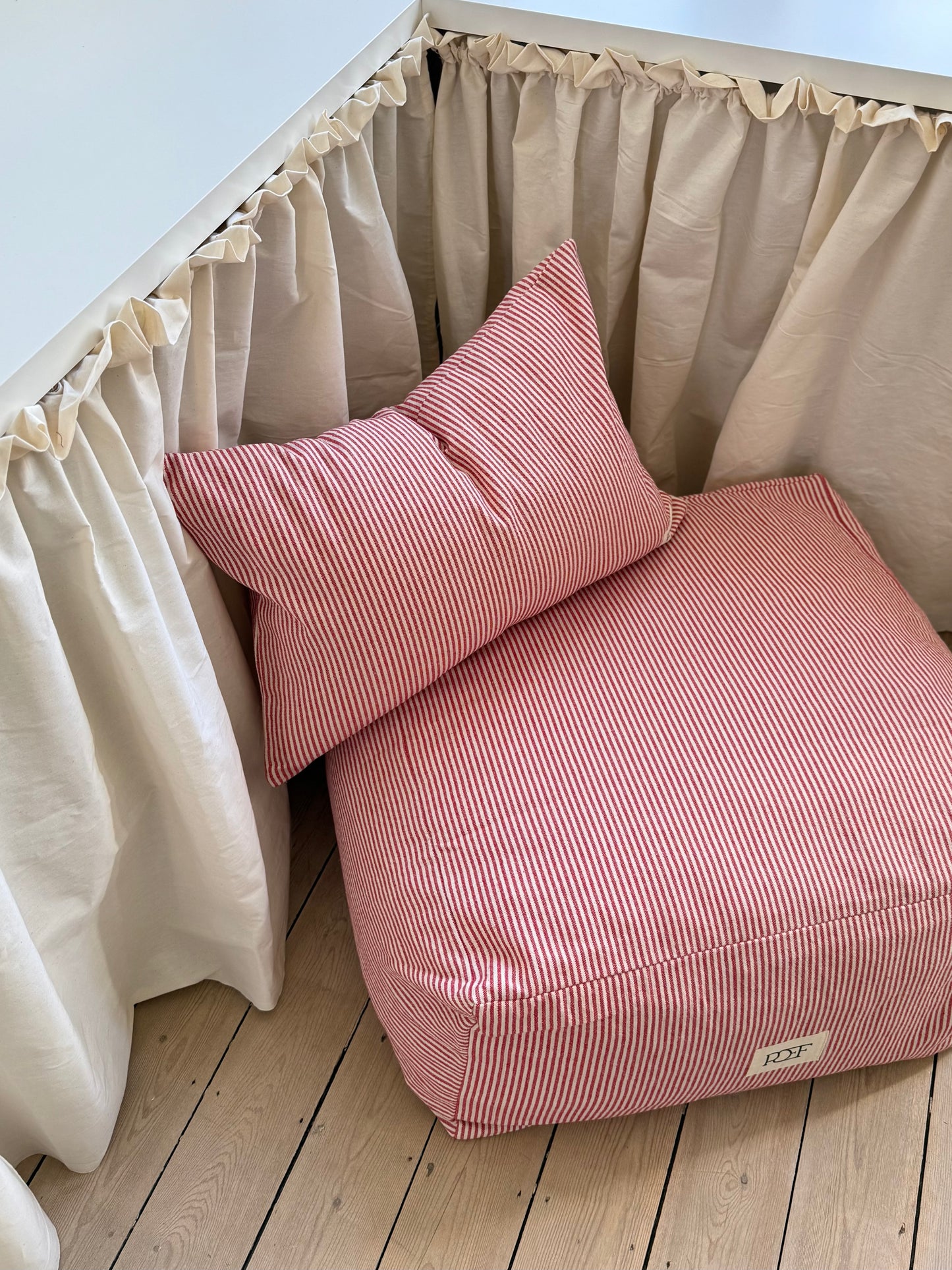 Cherry Pouf